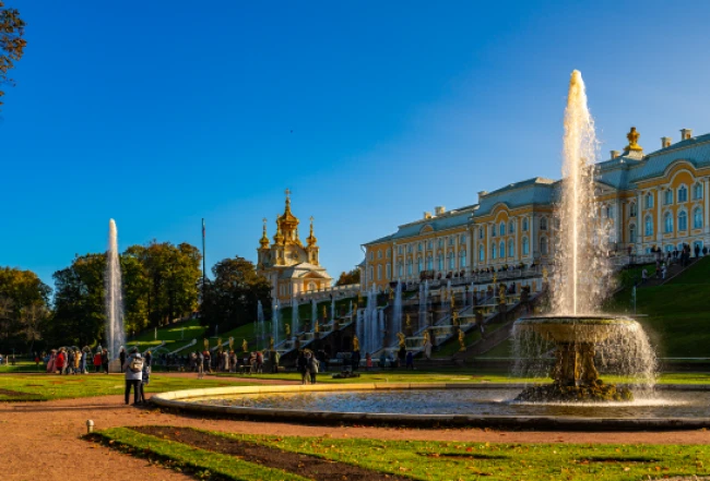 Откуда отходят метеоры в Петергоф?
