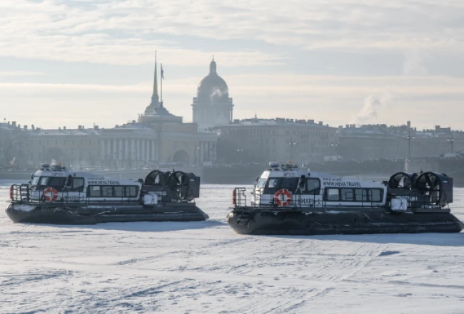 «Нева Тревел» выводит на линию новые суда на воздушной подушке «Вихрь»