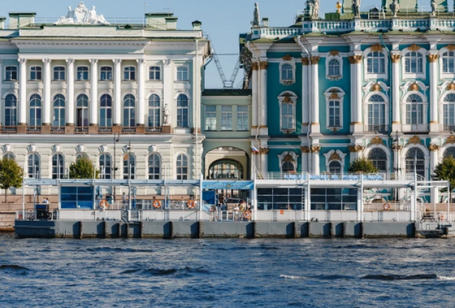 Как рождался Морской фасад Петербурга: от Петра I до современных причалов