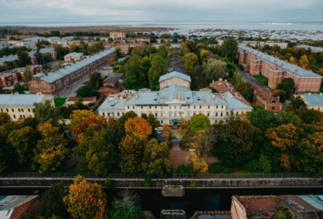 Кронштадт осенью: что посмотреть и как добраться из Санкт-Петербурга