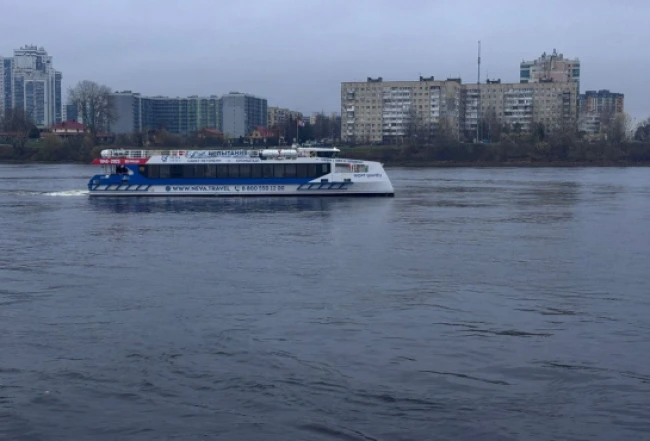 Подписание акта приема-передачи скоростного катамарана «Форт Шанец»