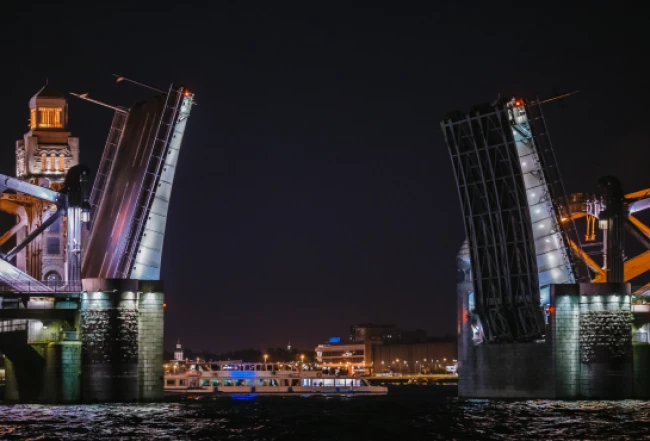 Шоу «Поющие мосты»