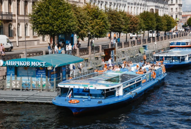Причал «Аничков мост» в Санкт-Петербурге: где находится и какие прогулки отсюда отправляются