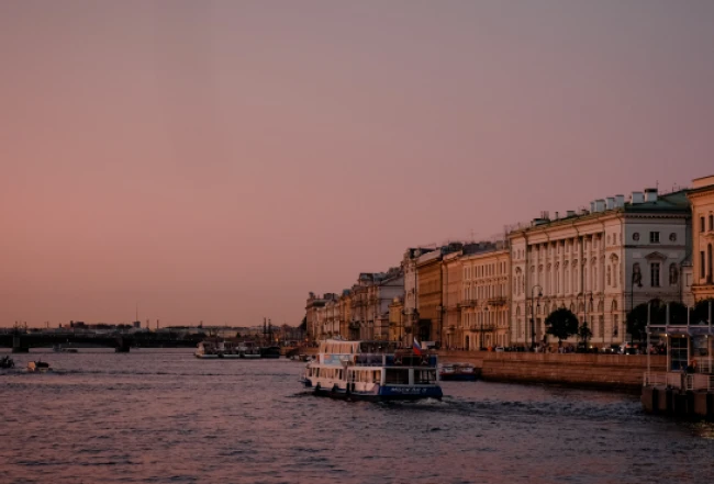 Куда сходить в Санкт-Петербурге осенью: идеи для отдыха и прогулок
